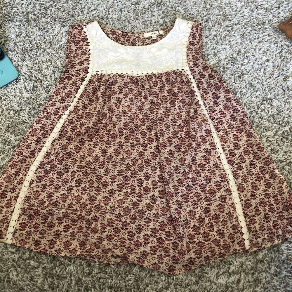 Cleo kai womens blouse embroidery sheer sleevess size small Key Hole Back Floral